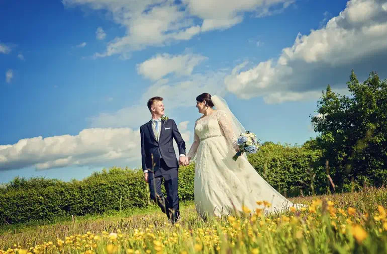 newlyweds-in-shropshire-field